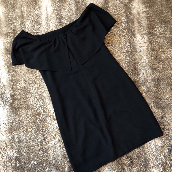 Charles Henry Off Shoulder Dress - Picture 5 of 5